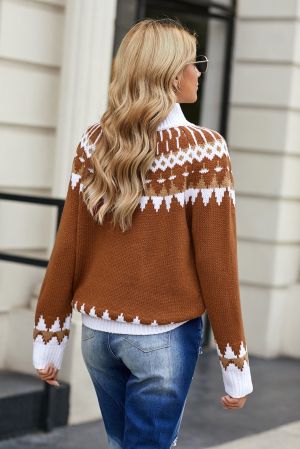 Дамски ефектен пуловер в кафяво с висока яка