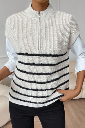 Дамски пуловер в бяло с къс ръкав и цип