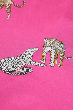 Дамска сатенена риза в цвят циклама с дълъг ръкав и принт гепард