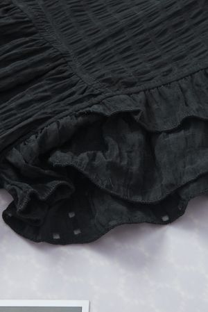 Дамски топ в черно, с къдрички и ефектна текстура