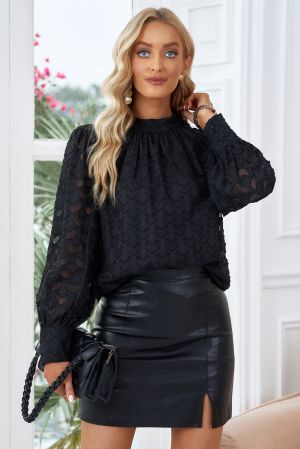 Дамска елегантна блуза в черен цвят с дълъг ръкав и ефектен гръб