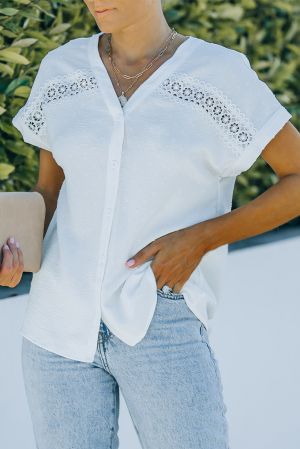 Дамска бяла риза с къс ръкав, принт на точки и бродерия