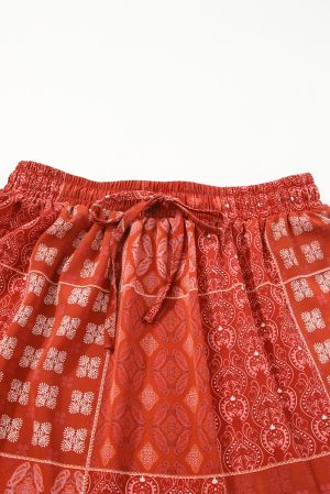 Дамска червена пола в бохемски стил