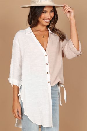 Дамска риза с 'color block' дизайн в бяло и бежово