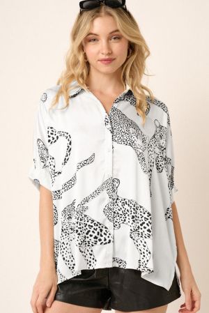 Дамска риза в бял цвят с принт гепард