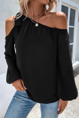 Дамска блуза в черен цвят с дълъг ръкав и ефектно завръзване при рамото