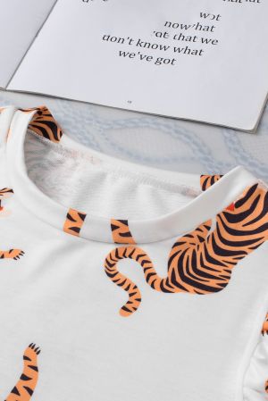 Дамска блуза в бяло с къдрички и принт тигри