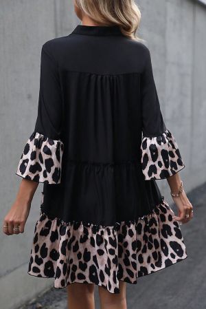 Дамска черна рокля с леопардов принт и дълги свободни ръкави