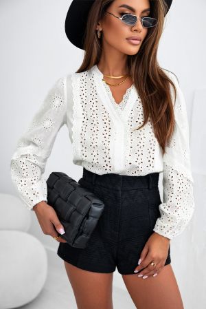 Дамска памучна блуза в бяло с дълъг ръкав и бродерия